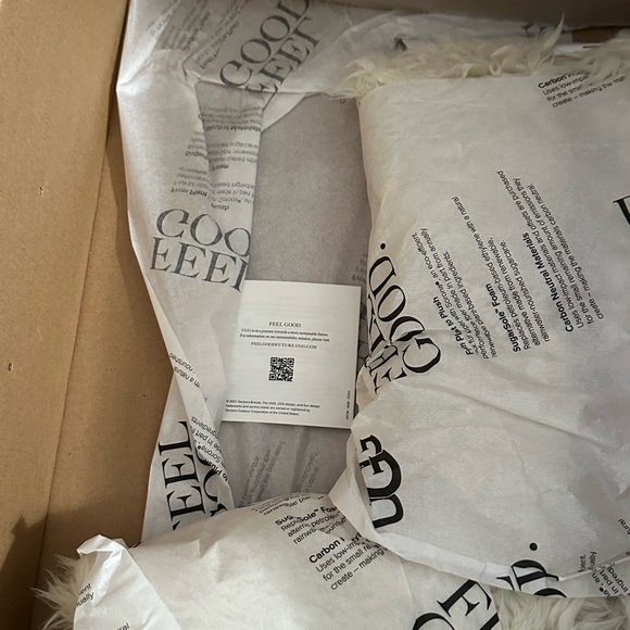 UGG Fluff Momma Sugar Boot - Picture 2 of 5